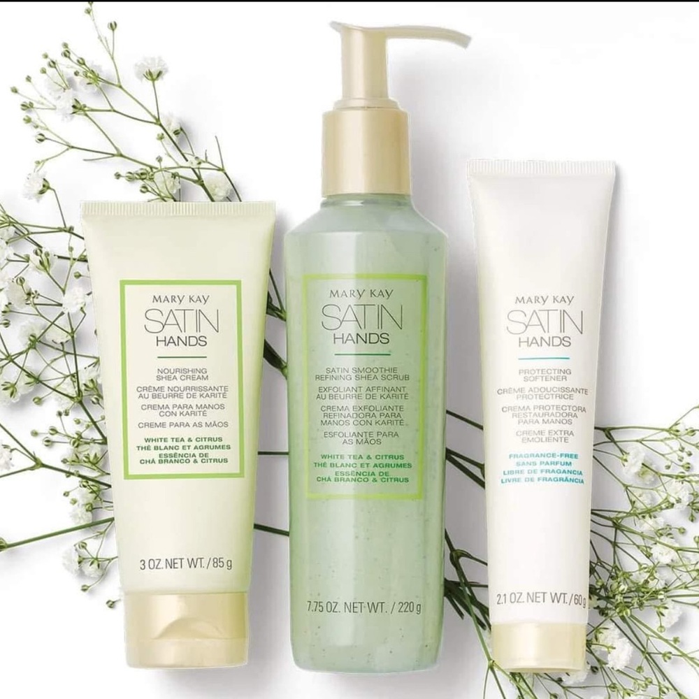 Mary Kay Satin Hands Nourishing Set - Green and White